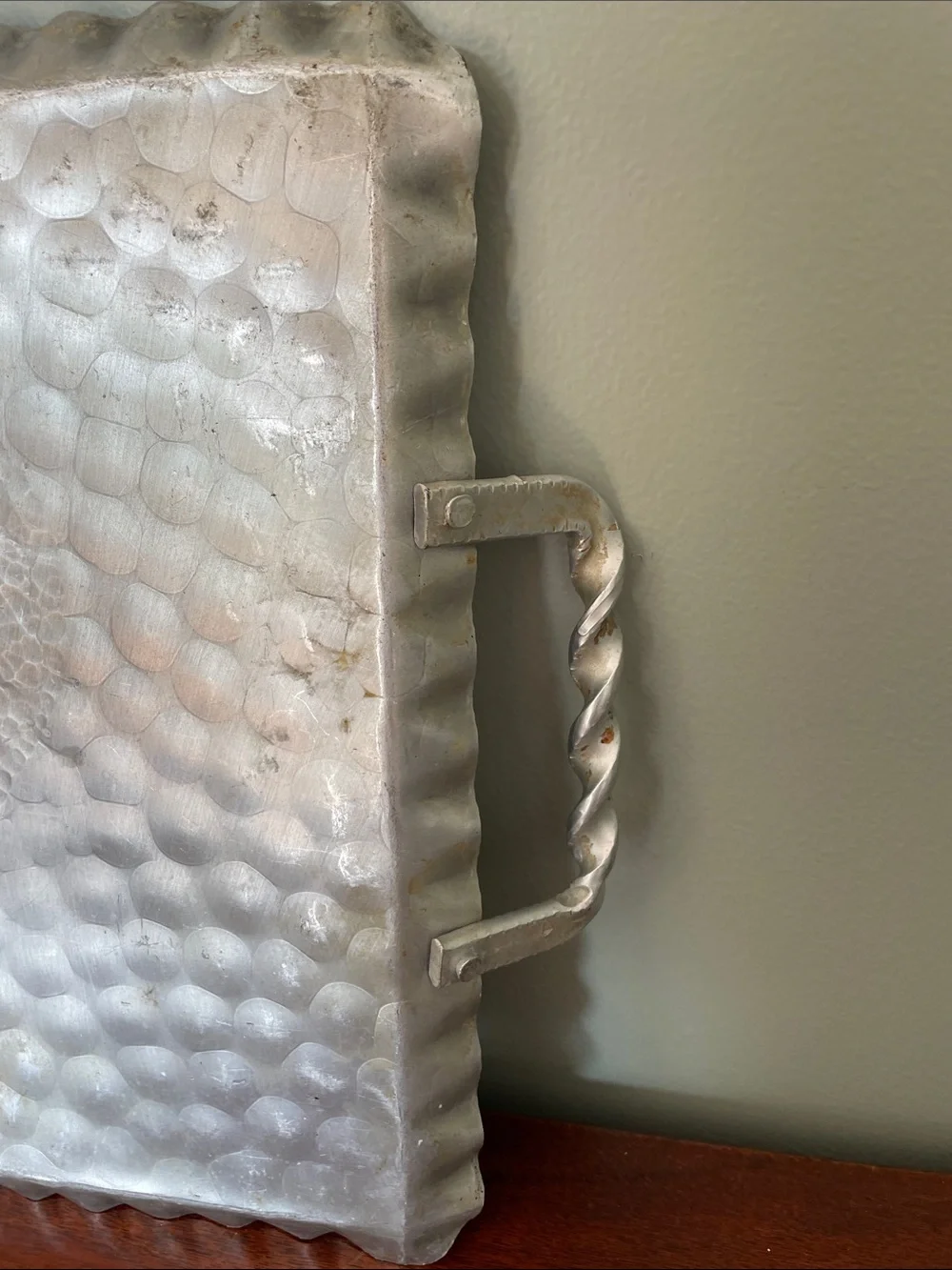 VNT Hammered Aluminum Tray with Embossed Deer & Flower